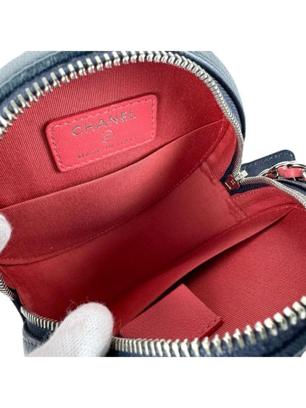 Chanel Crossbody Bag - Picture 5 of 10